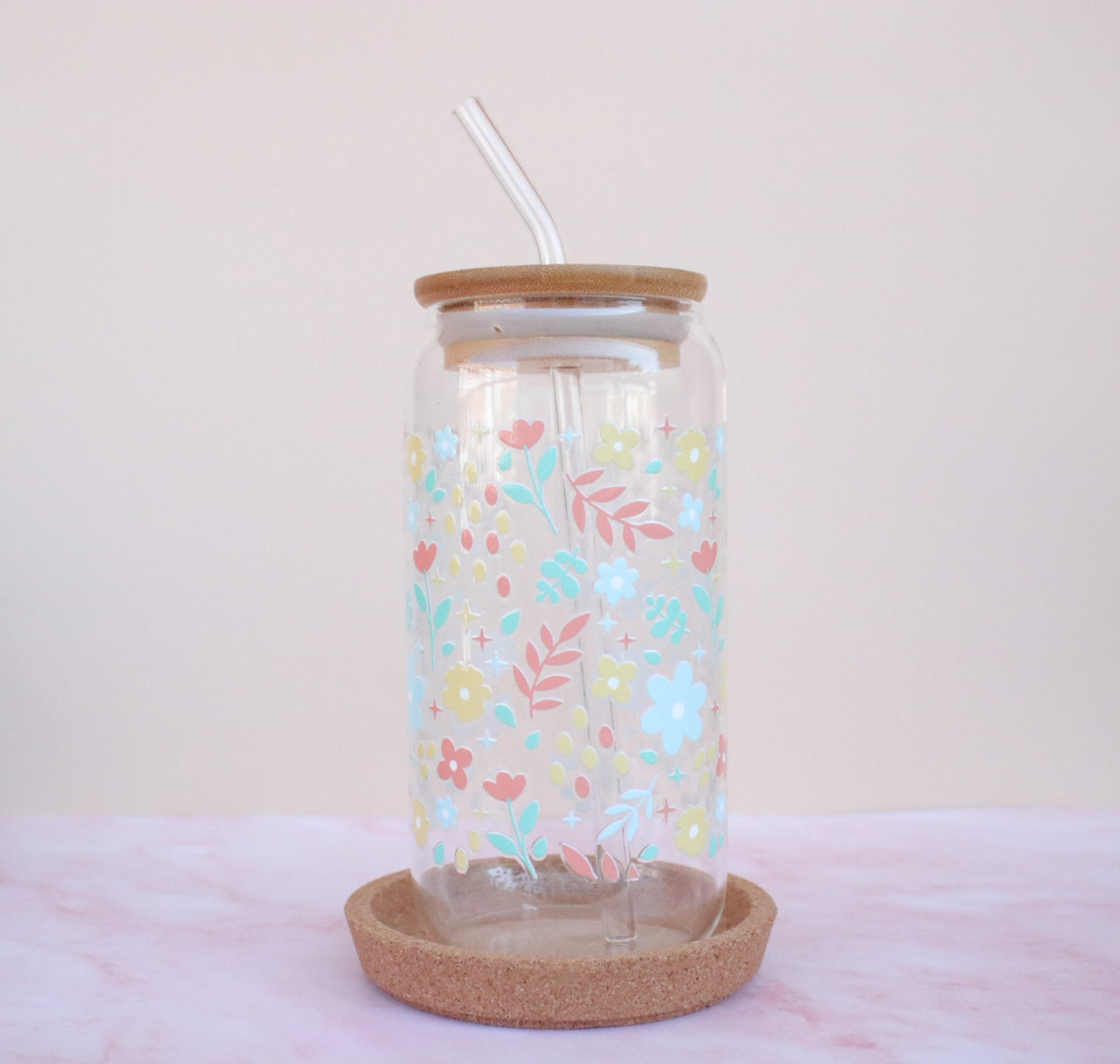 Vasos con tapa de bambú – ¡Diseño, sostenibilidad y color en tu día a día!