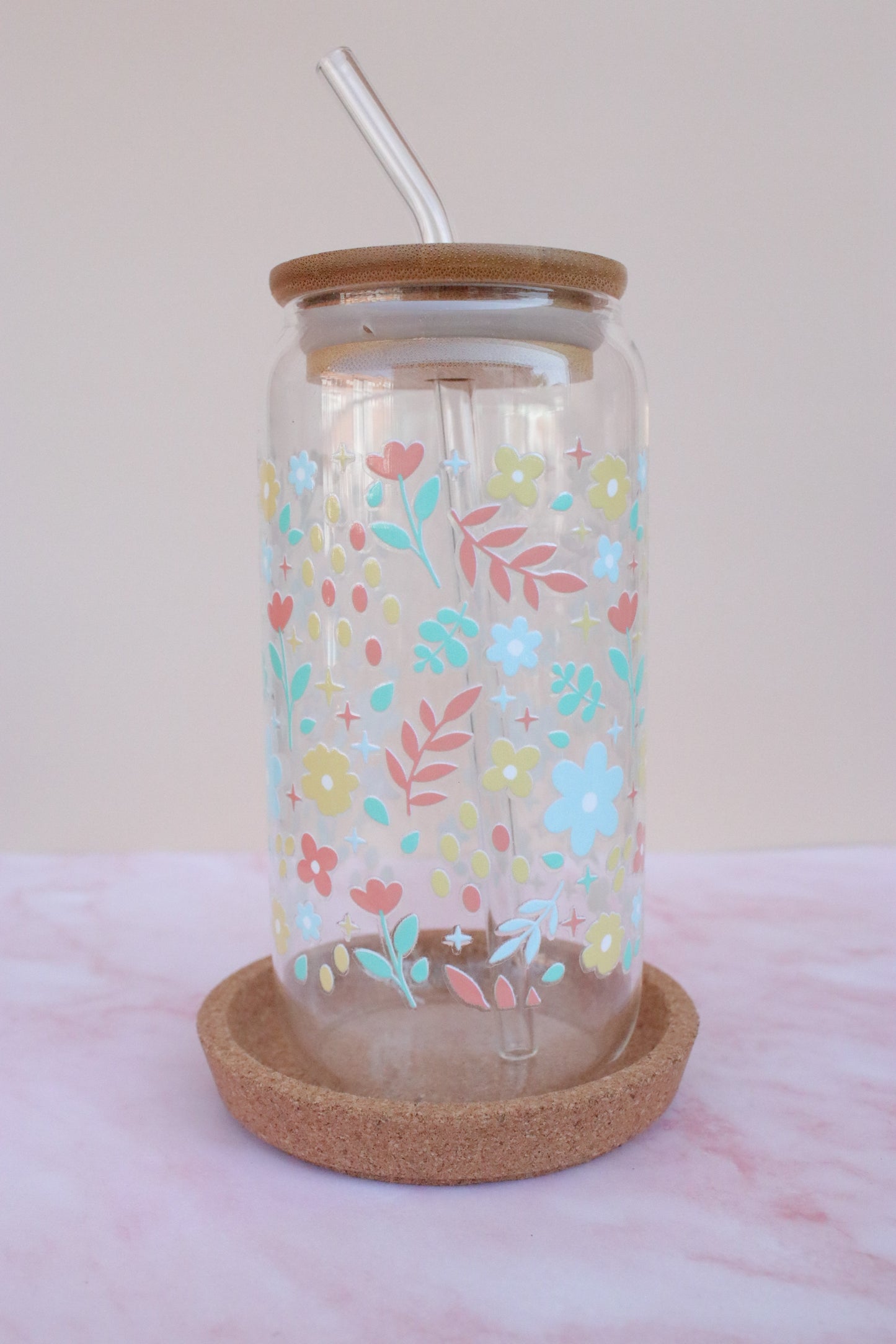 Vasos con tapa de bambú – ¡Diseño, sostenibilidad y color en tu día a día!