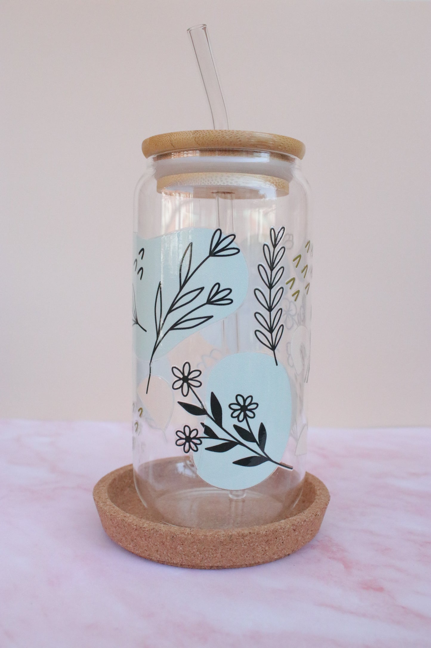 Vasos con tapa de bambú – ¡Diseño, sostenibilidad y color en tu día a día!