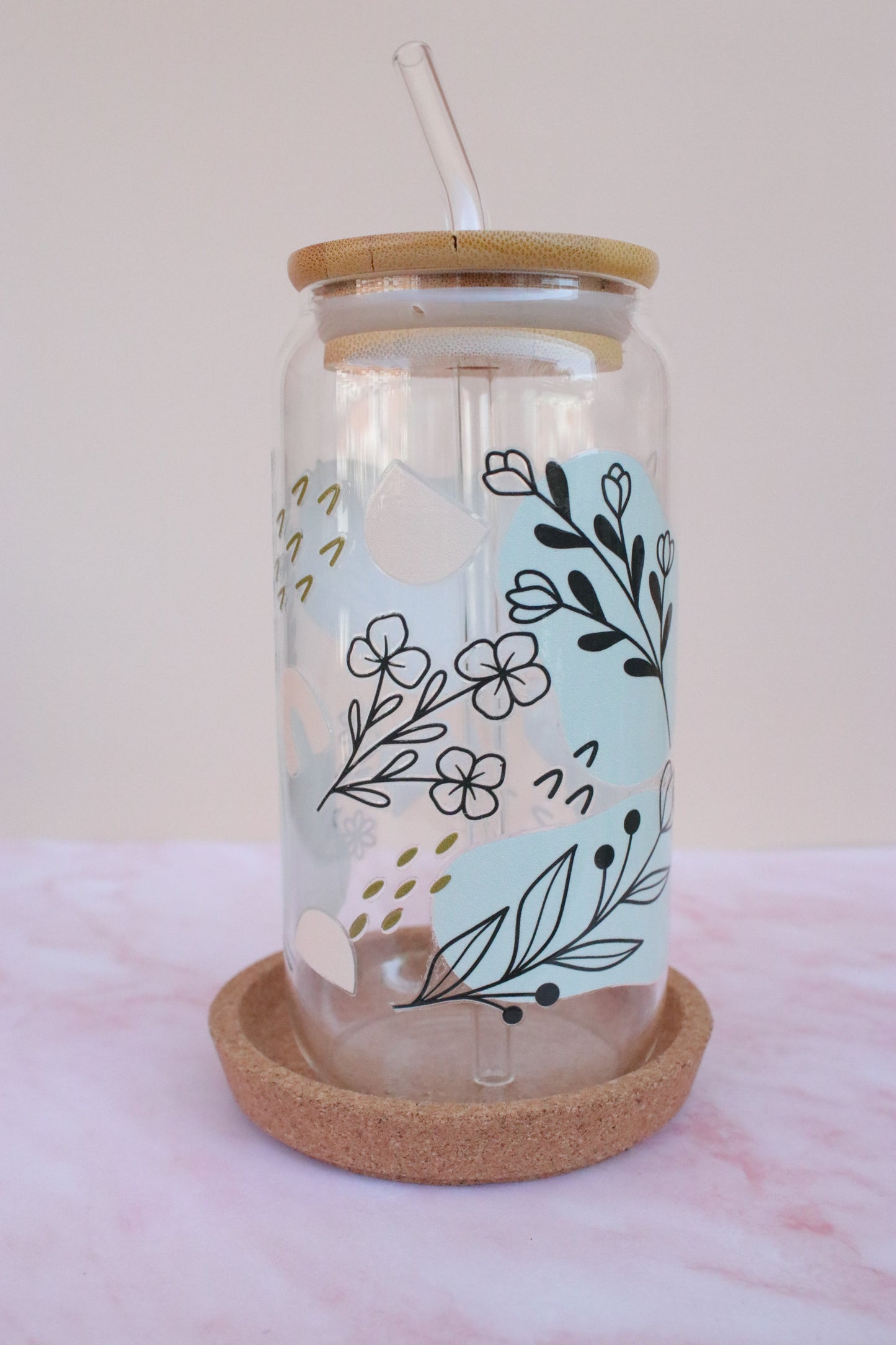 Vasos con tapa de bambú – ¡Diseño, sostenibilidad y color en tu día a día!