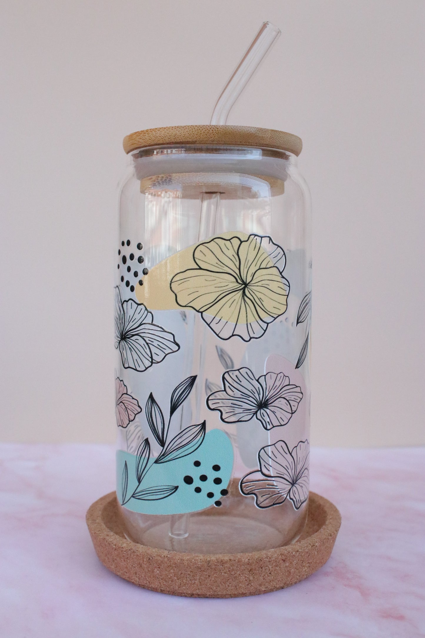 Vasos con tapa de bambú – ¡Diseño, sostenibilidad y color en tu día a día!