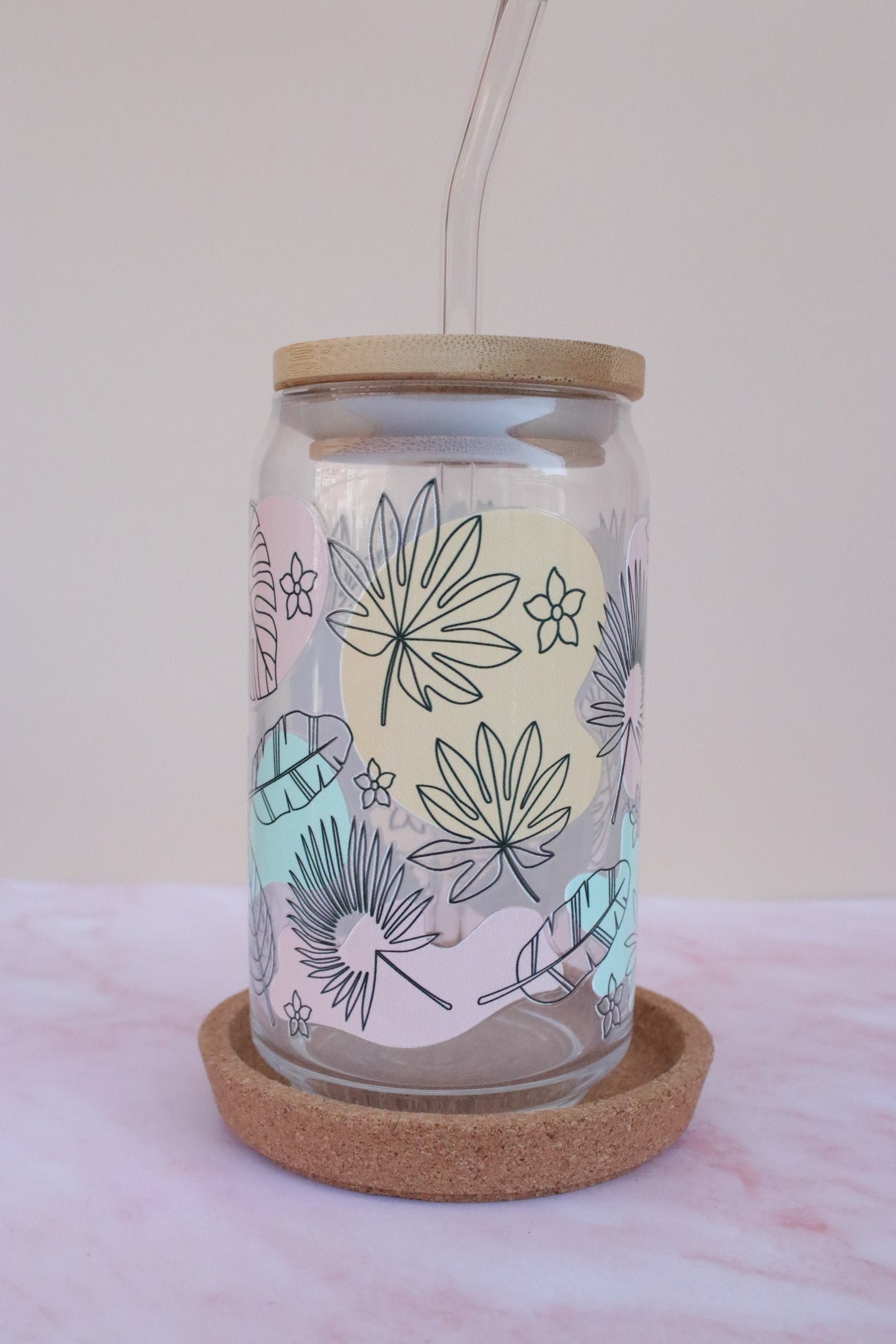 Vasos con tapa de bambú – ¡Diseño, sostenibilidad y color en tu día a día!
