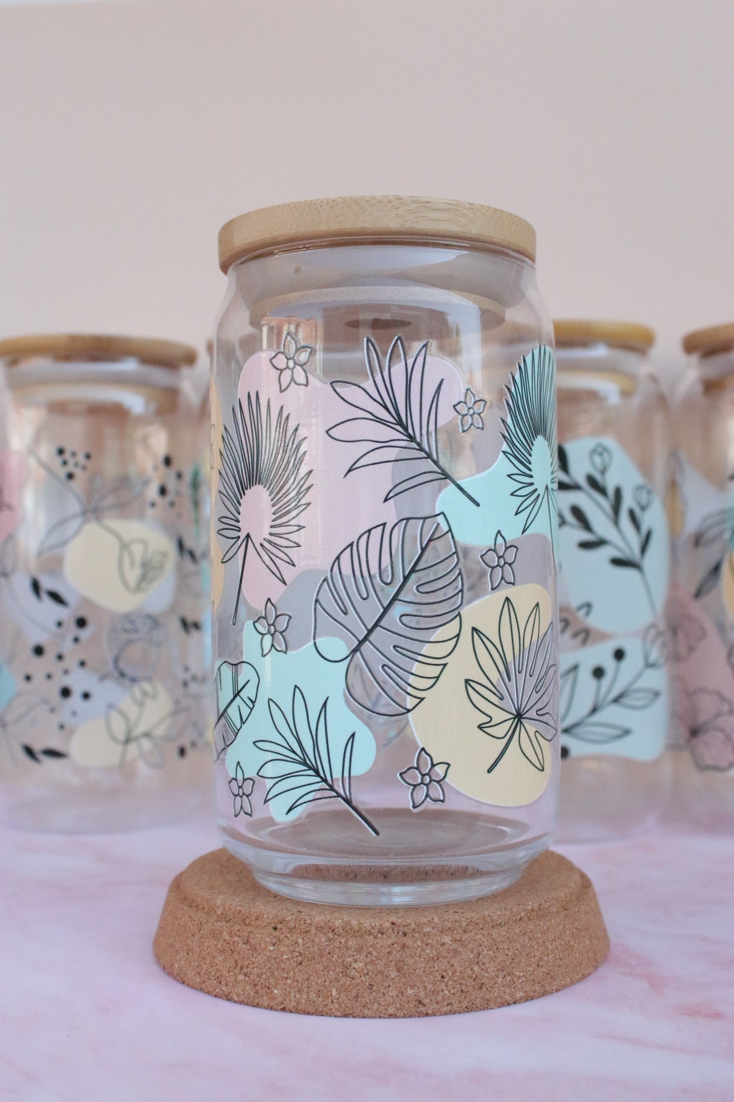 Vasos con tapa de bambú – ¡Diseño, sostenibilidad y color en tu día a día!