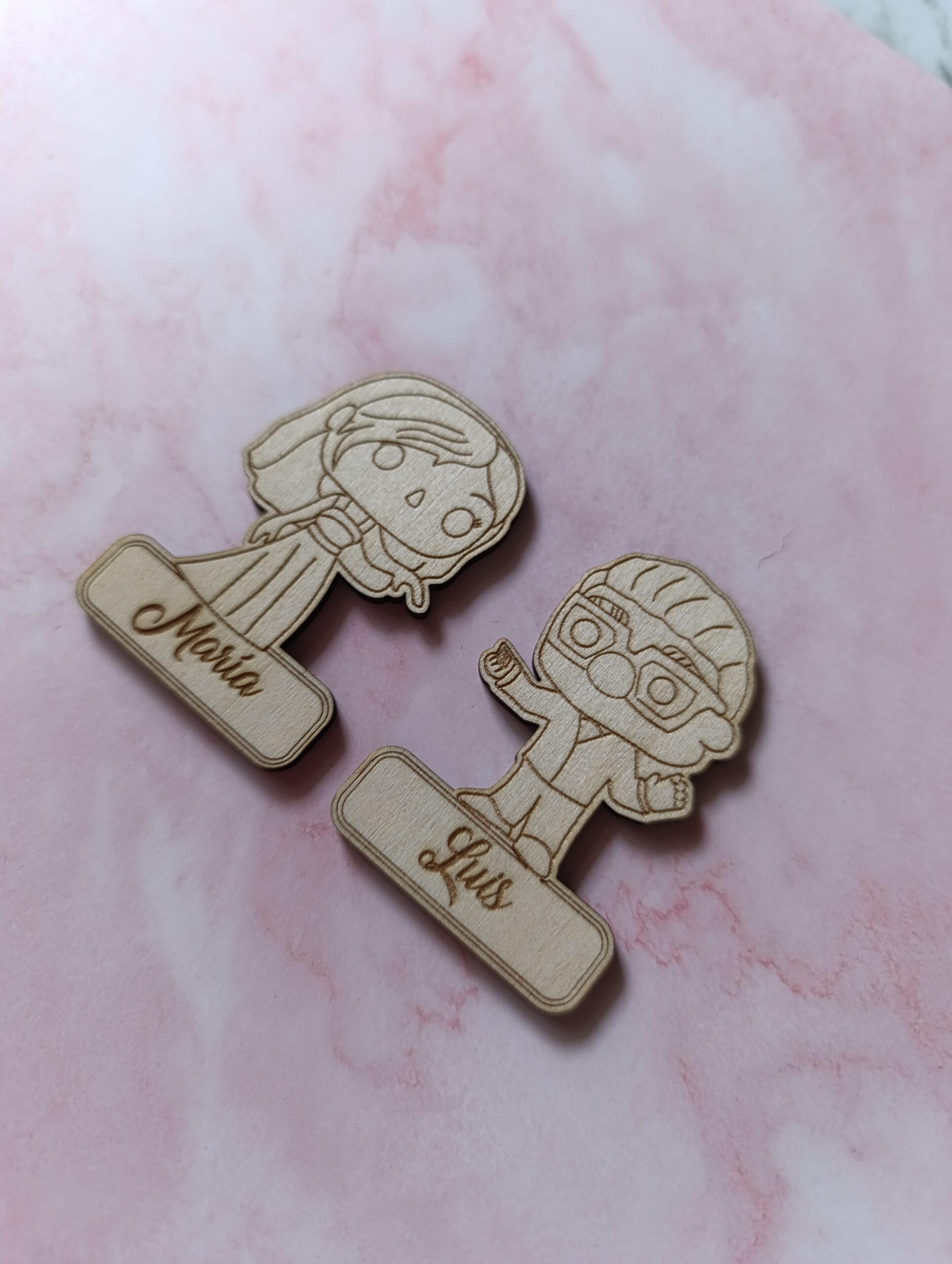 Marcasitio pareja “UP” con nombre grabado